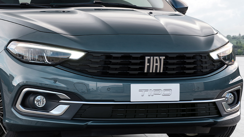 Vue avant du modèle de voiture Fiat Tipo
