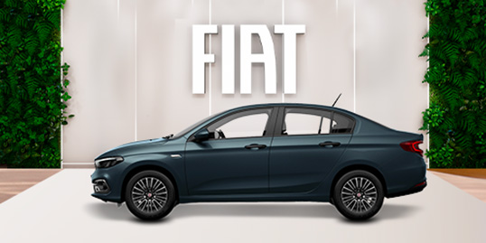 Vue latérale de la Fiat Tipo berline avec logo